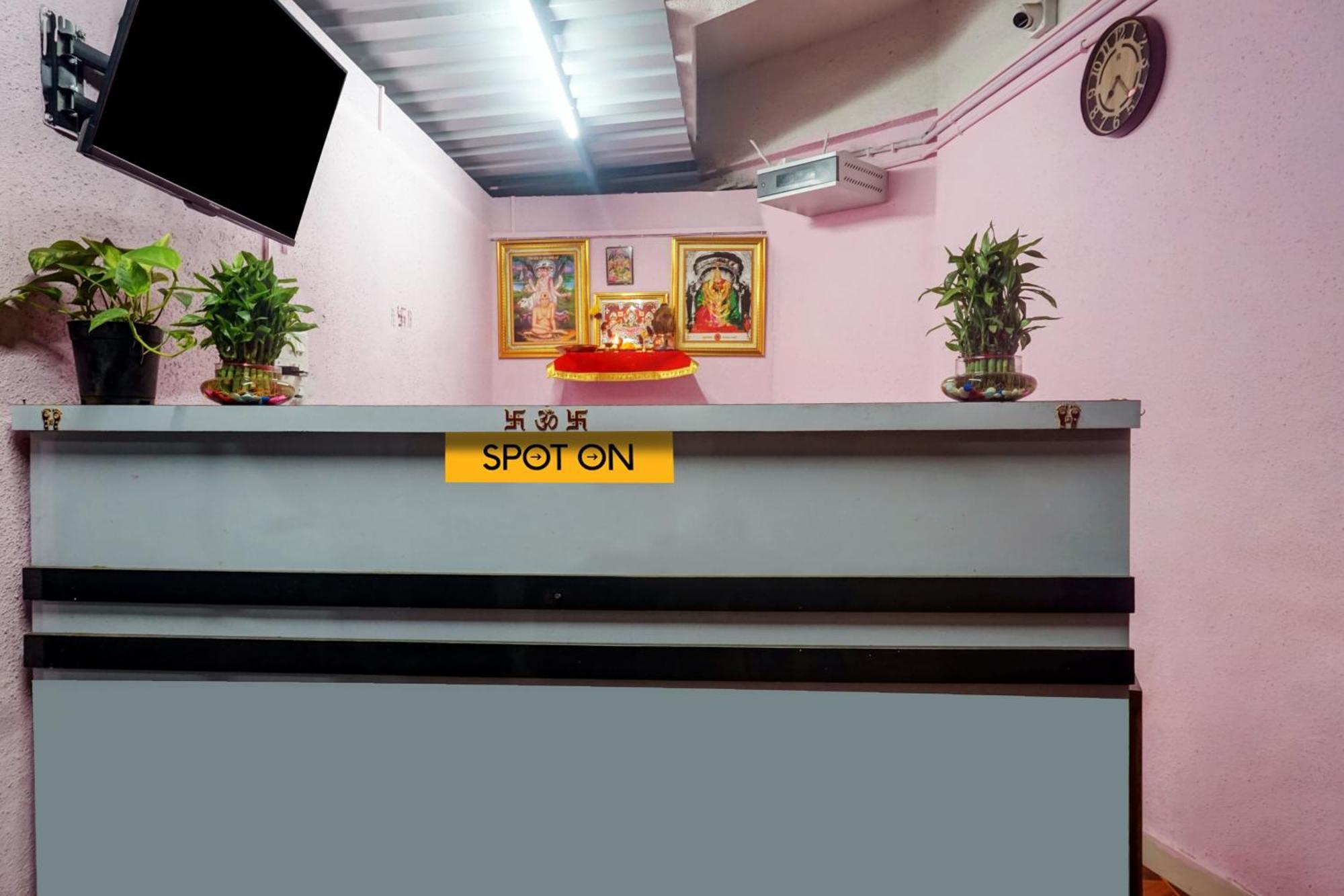 Spot On Samadhan Lodge Pune Eksteriør bilde